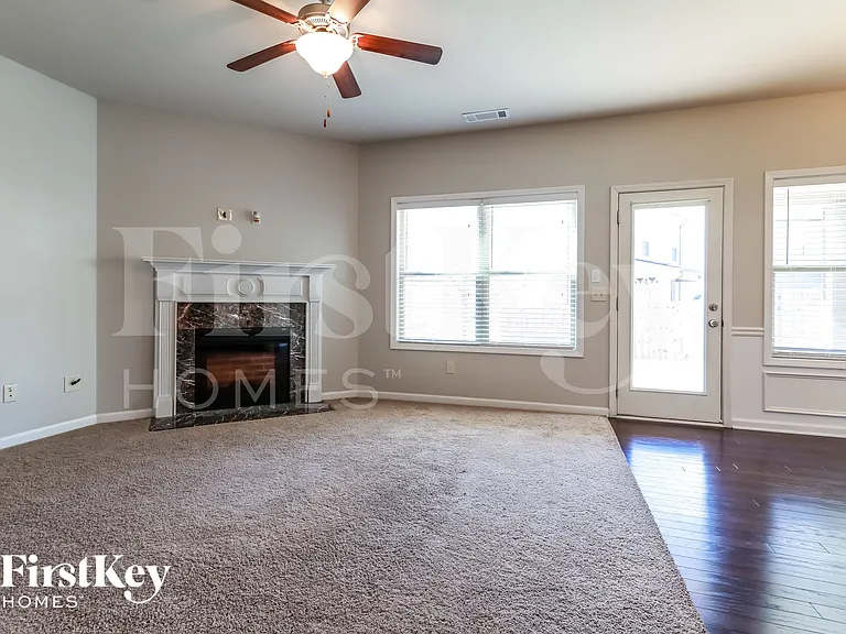 2202 Black Pebble Cir — Photo 2