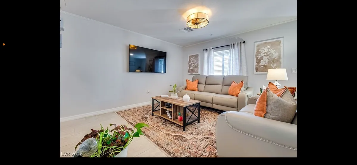 Building Photo - 9493 Sky Pointe Dr
