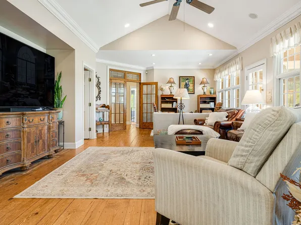 800 Cane Creek Rd, Fletcher, NC