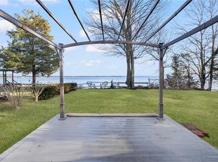 217 Namquid Dr, Warwick, RI 02888