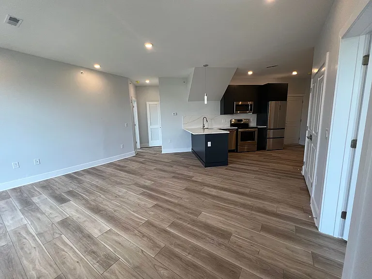 3951 Lancaster — Photo 27