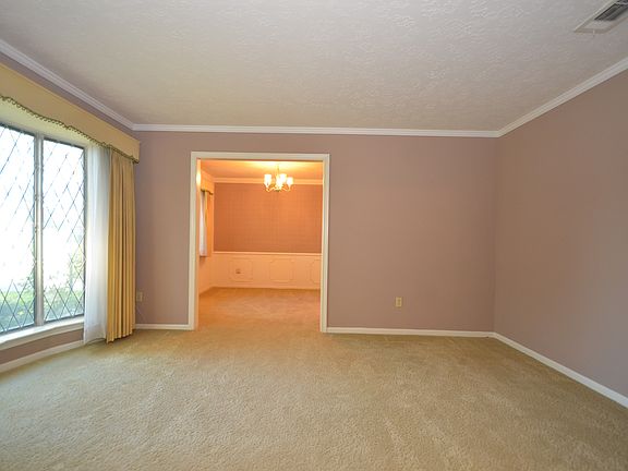 4th image of 13722 Lynnwood Ln