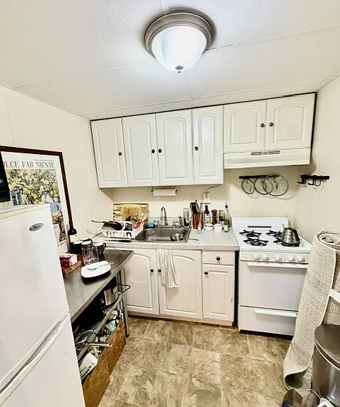 109 Charter St #B — Photo 11
