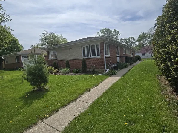 215-217 E Vermont St #215, Villa Park, IL 60181