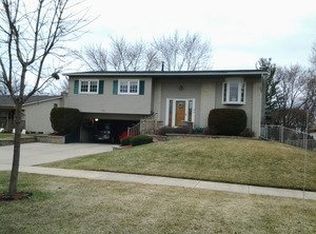 526 S Salem Dr, Schaumburg, IL