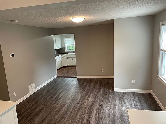 3rd image of 3945 Van Nest Ave #1
