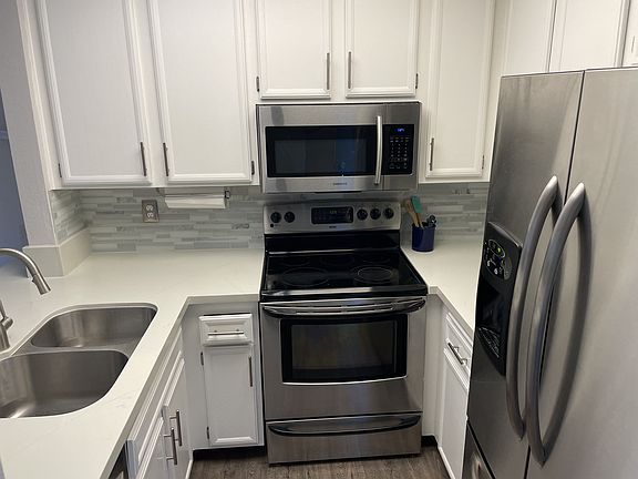 3rd image of 2204 River Run Dr Unit 28