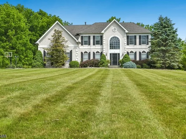 9 Steeplechase Lane, Franklin Twp., NJ 08802