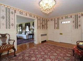 126 White Oak Rd, Fairfield, CT 06825