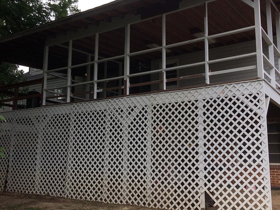 2nd image of 515 Franklin Blvd #1