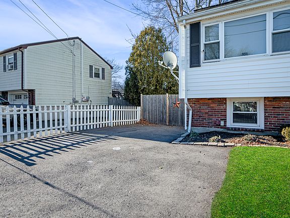 4th image of 44 Belleview Ave #1