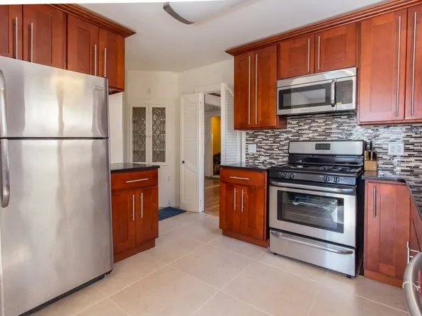 186-18 Cambridge Road image 5 of 12