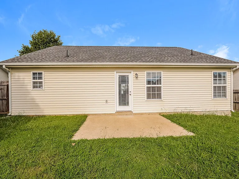1283 Tiree Dr — Photo 16