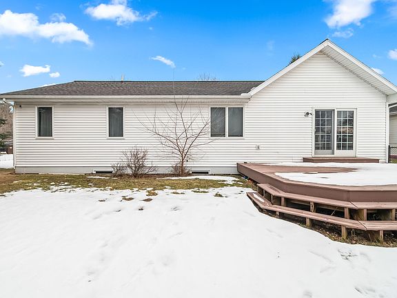 4th image of 493 Salem Dr