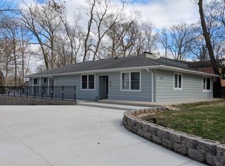 225 Palm Ave, Rockford, IL 61107