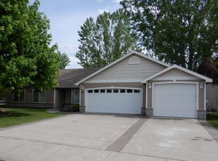 1148 SE Sentry Dr, College Place, WA 99324