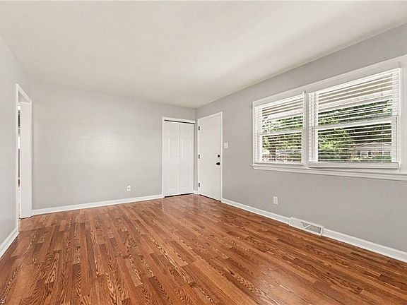 5th image of 2316 Larkspur Dr