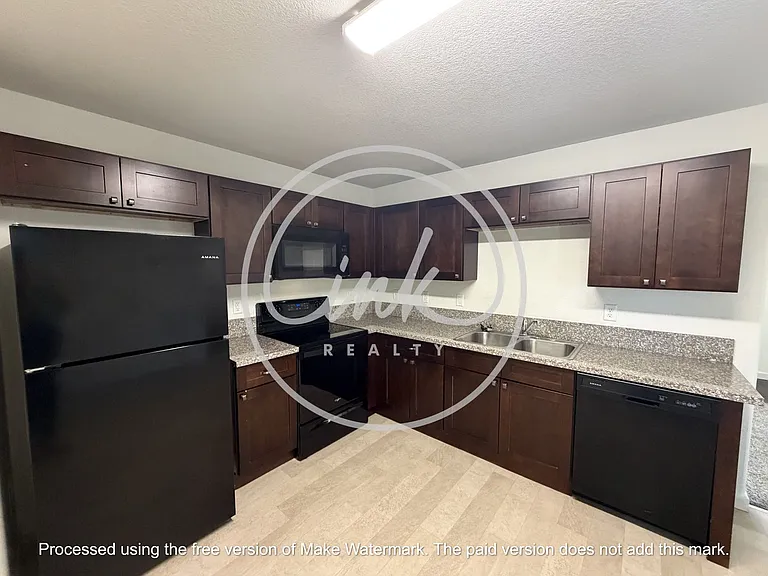 1770 Nichols Ln — Photo 6