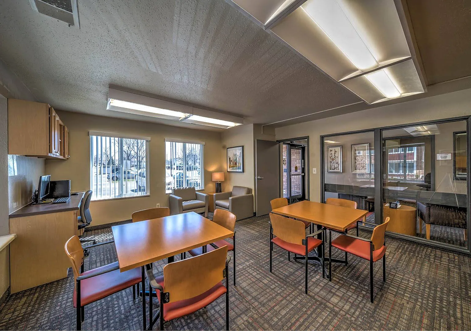 Castlewood Apartments — Photo 3