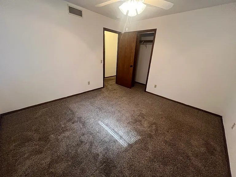 7313 Farmington Way — Photo 22