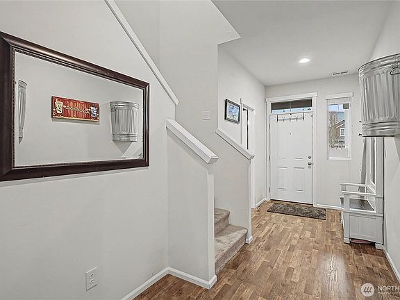 3rd image of 6629 Svea Court NE