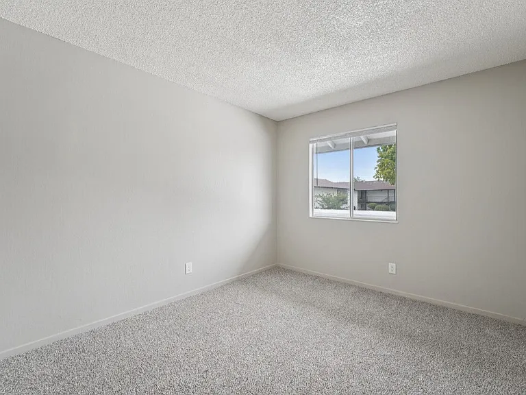 The Valley Apartments — Photo 23