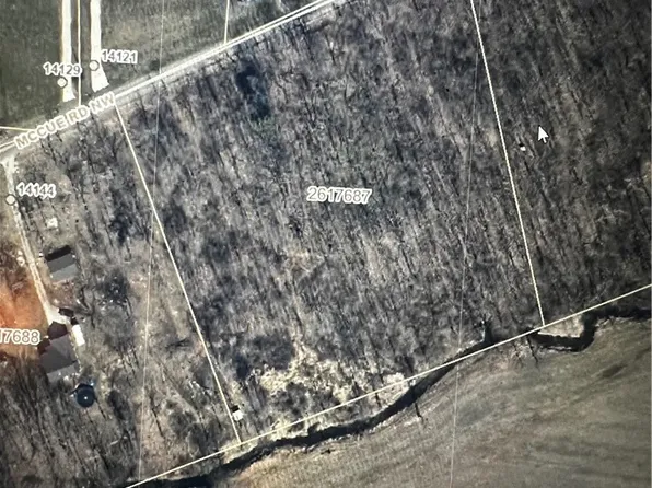 McCue Rd NW, North Lawrence, OH 44666