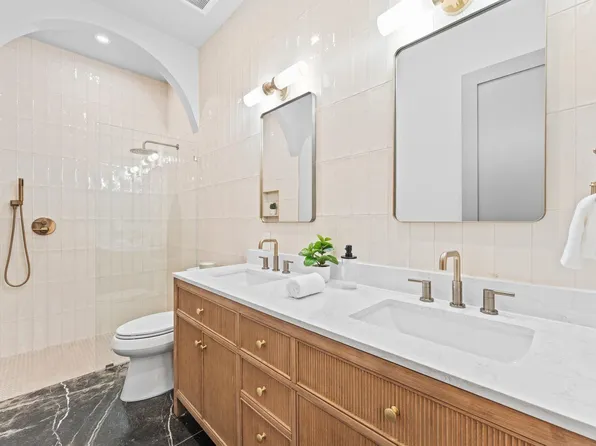 83 Liberty Place image 20 of 39