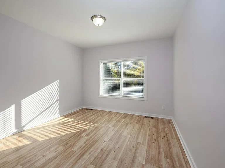7039 Executive Cir — Photo 25