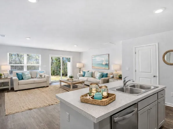 4692 Palm View Cir, North Charleston, SC 29418