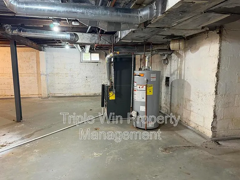 802 Rolwes Ave — Photo 37