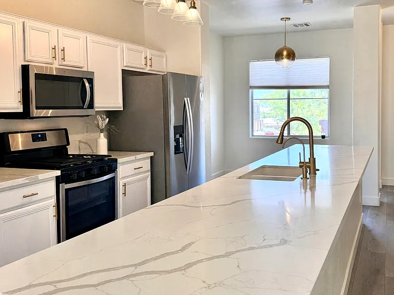 817 Peachy Canyon Cir #203 — Photo 4