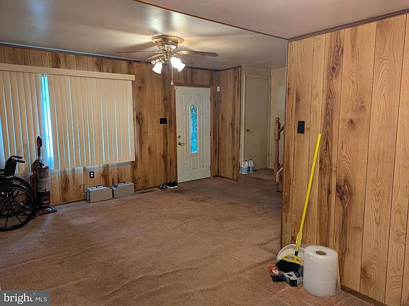 3rd image of 330 Laburnum Rd