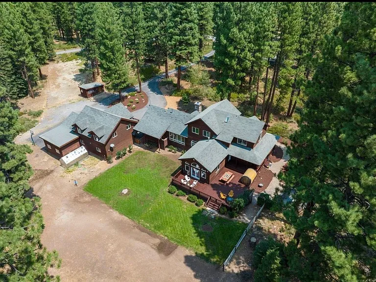 10915 Royal Crest Dr — Photo 2