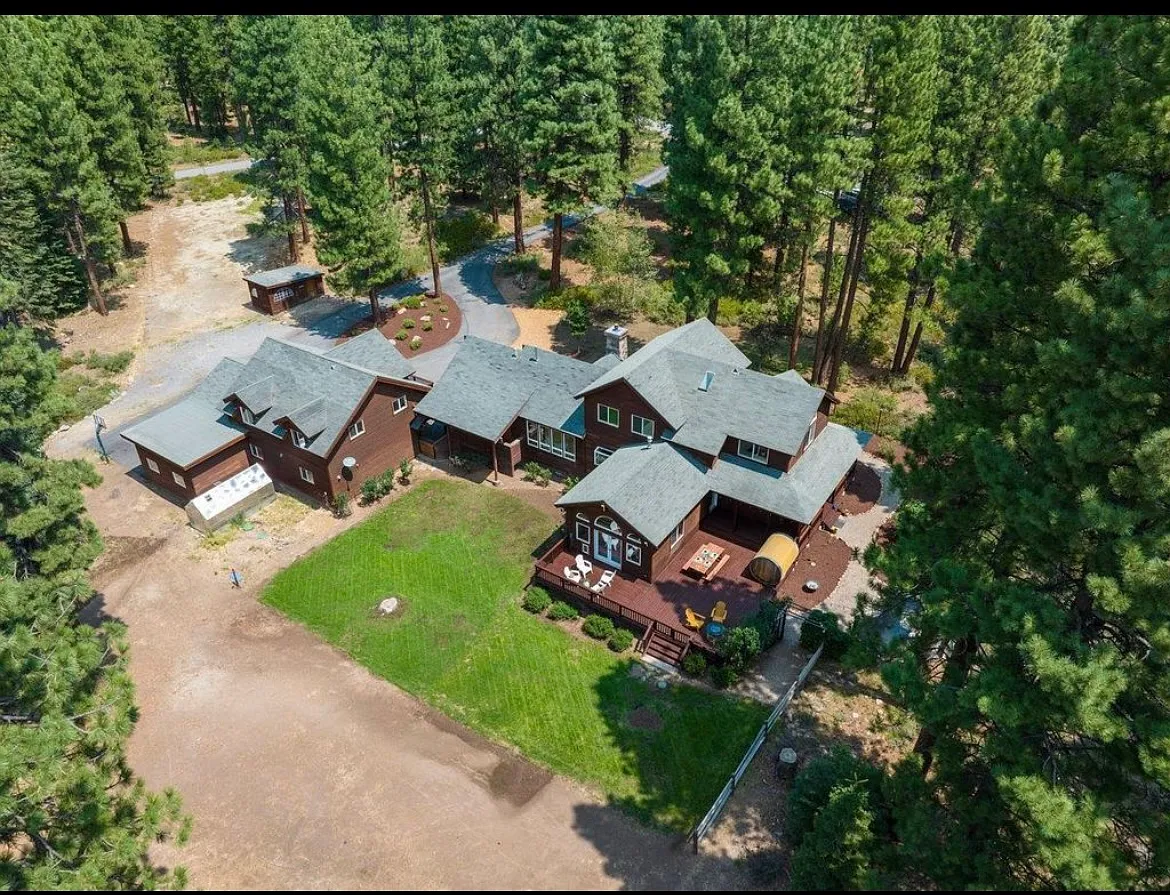 Building Photo - 10915 Royal Crest Dr