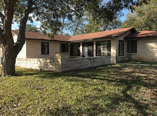 732 Bismark St, Seguin, TX 78155