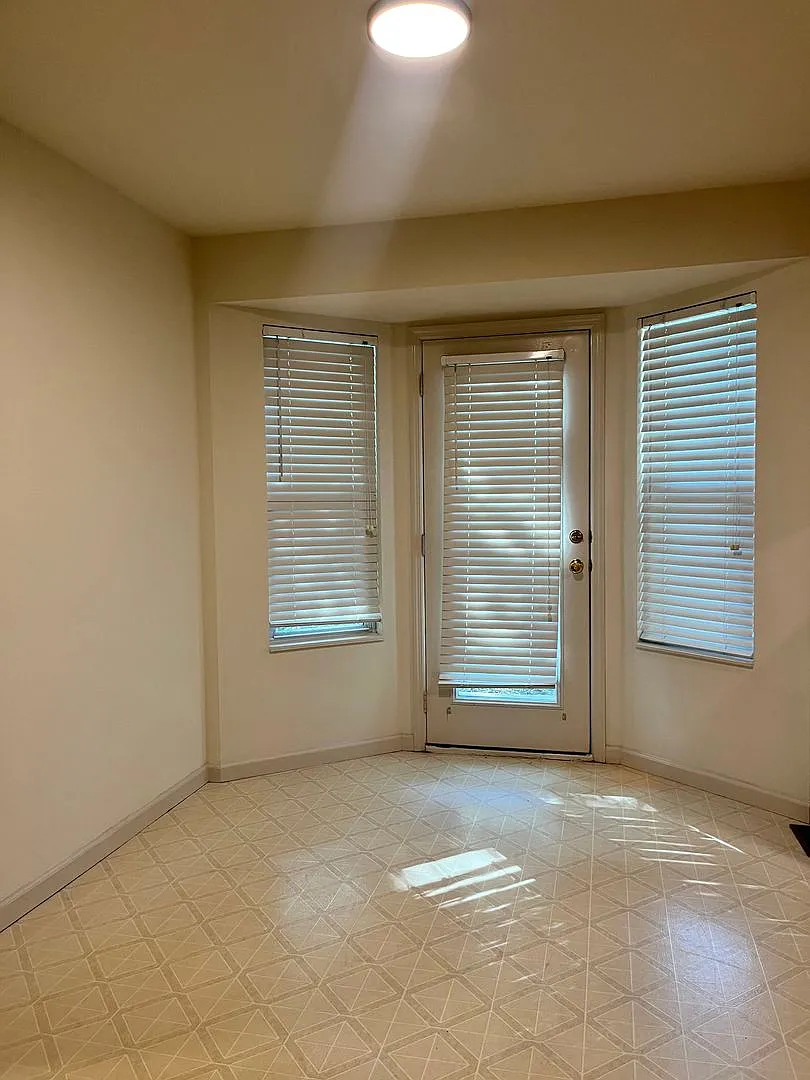 Live the Lake St. Louis Lifestyle! Welcome to 55 Monterey Cypress! — Photo 4