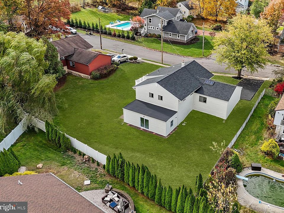 1st image of 100 E Endfield Rd