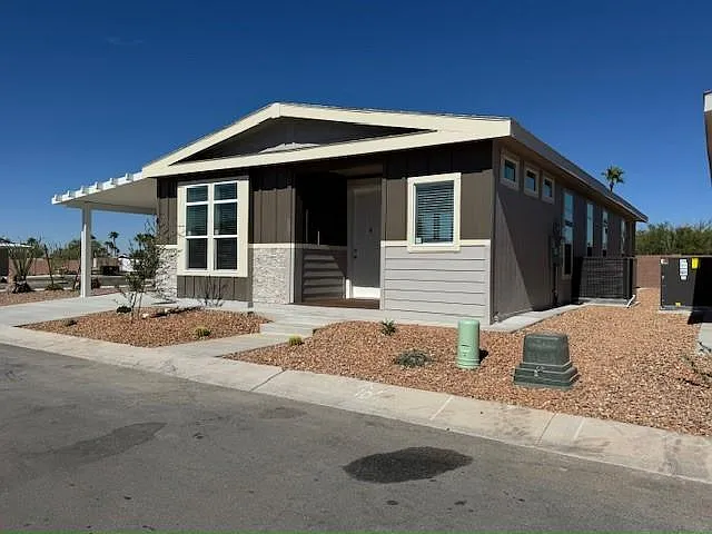 3 bed, 2.0 bath, 1500 sqft, $1,820 — Photo 4