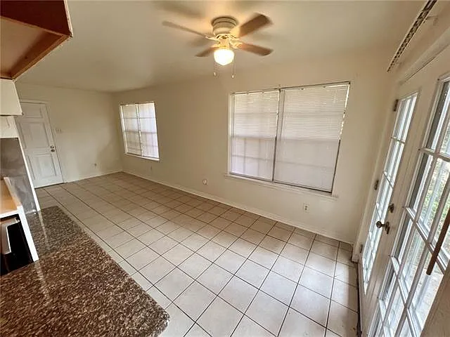 2 bed, 1.0 bath, 850 sqft, $1,300 — Photo 3