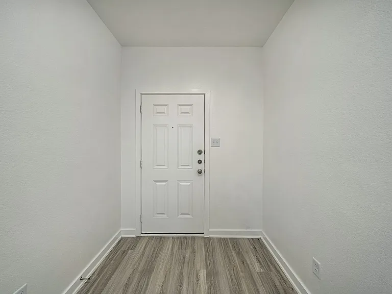 8434 Adelaide Dr — Photo 10