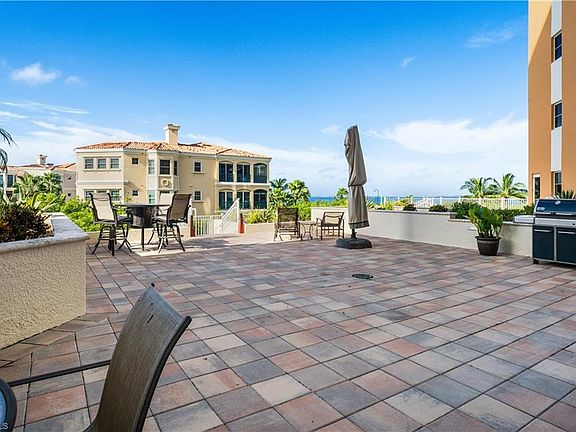 5th image of 14270 Royal Harbour Ct Unit 322