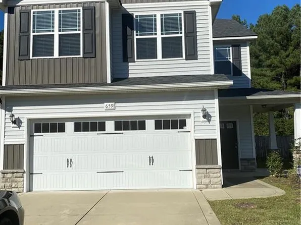 659 Roanoke Dr, Raeford, NC 28376