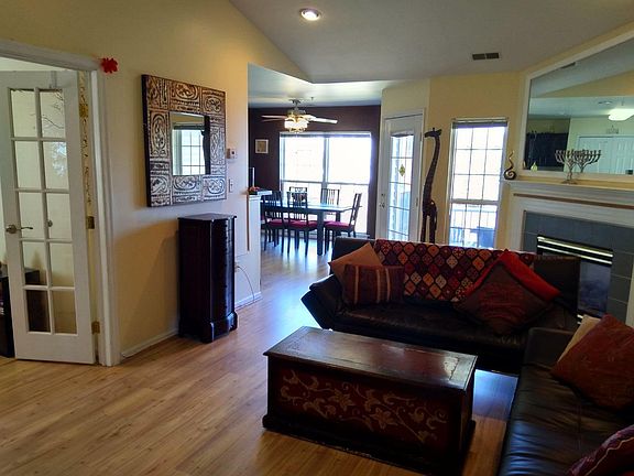 Dining room - dimmable recessed lighing