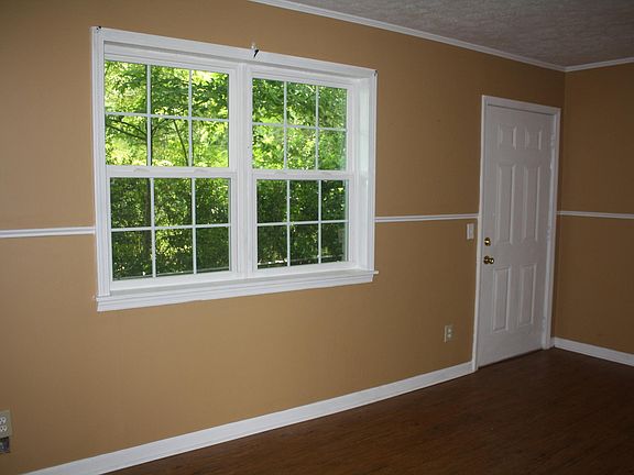 4th image of 14 James Ave SE #B