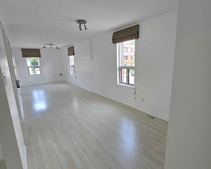 610 Concession St #1 — Photo 1