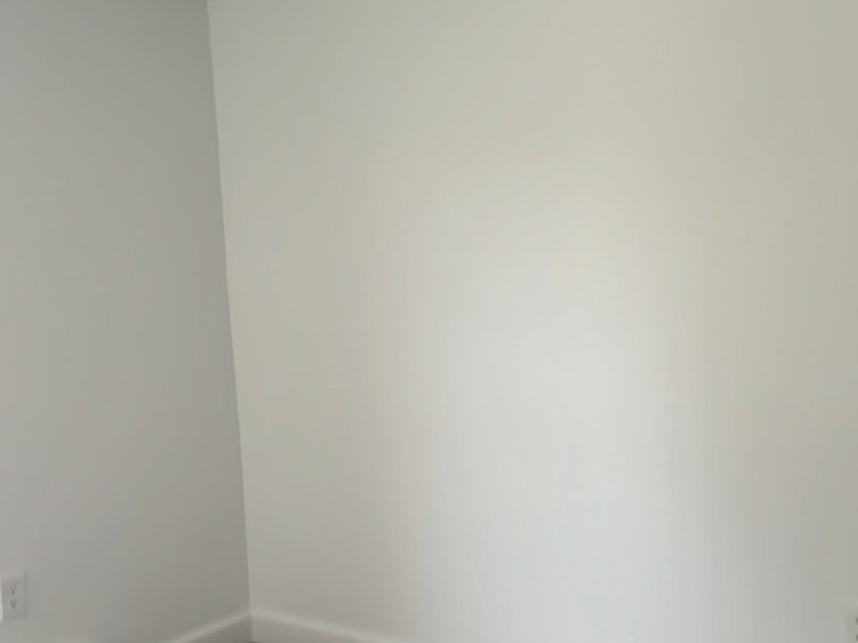 Building Photo 3
