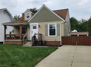 596 Juneway Dr, Bay Village, OH