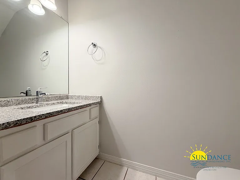 2400 Suwanee Ln — Photo 8