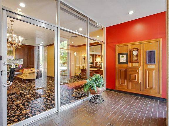 4th image of 4924 Cobbs Dr